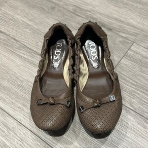 Tod's Brown Leather Loafers with Bow Detail